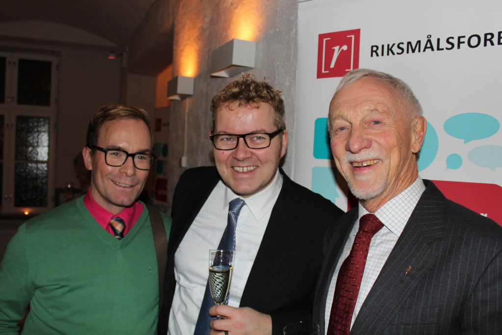 Paul Morgan Borgundvaag Vinje og Bjørgulv Vinje Borgundvaag med æresmedlem Tor Guttu.